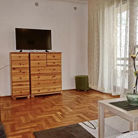 Tolena Apartament *