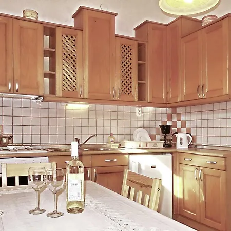 Apartament Tolena *