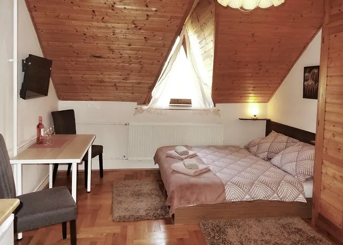 Tolena Apartment *